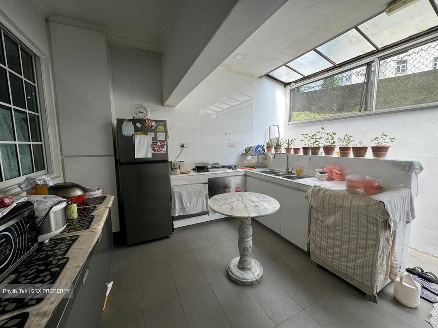 La Suisse (D11), Terrace #444104331